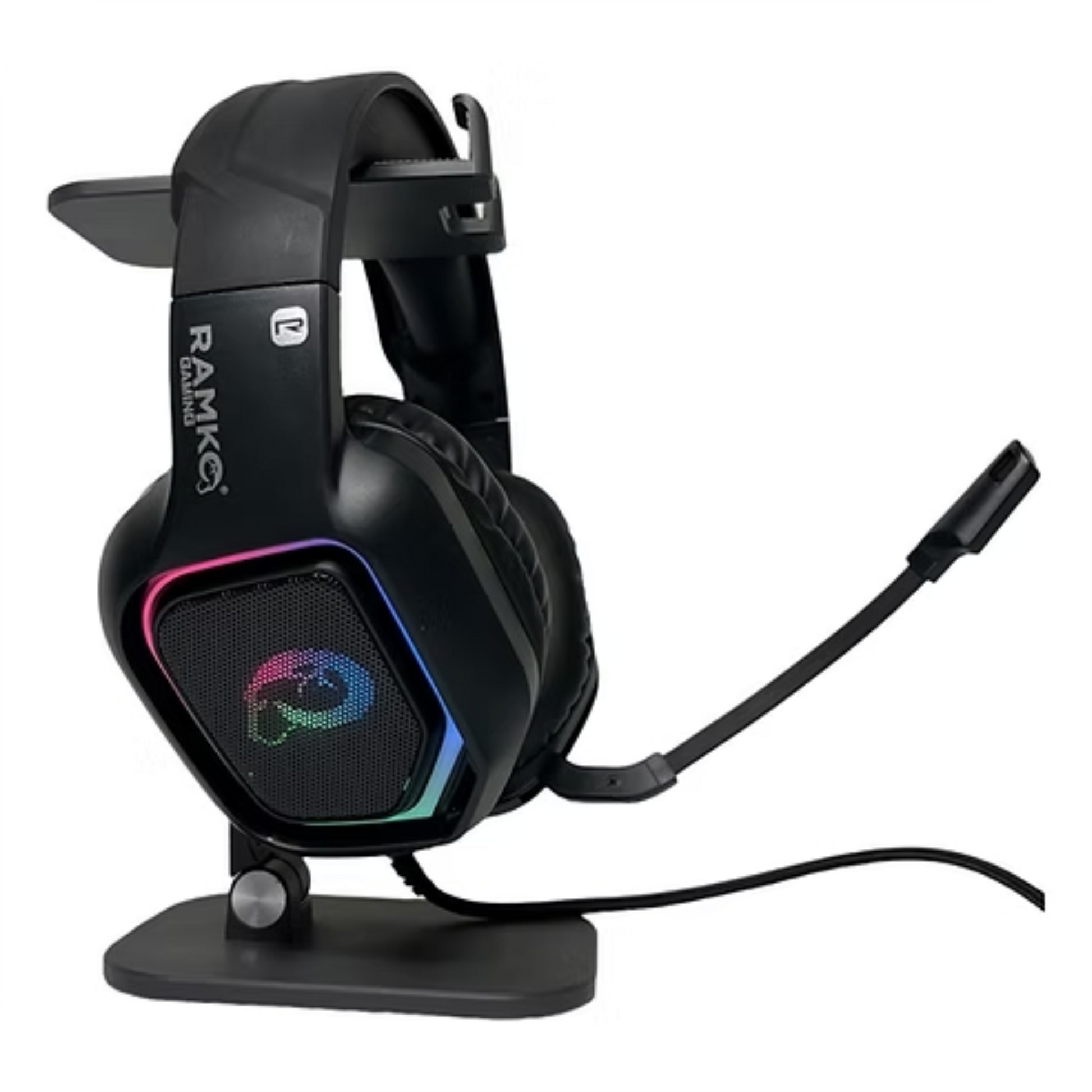 audifonos ramko gaming negros con microfono y luces rbg sobre soporte negro 