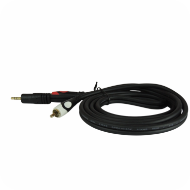 cable de sonido con conector de 3.5mm y dos conectores RCA, enrollado, sobre fondo blanco