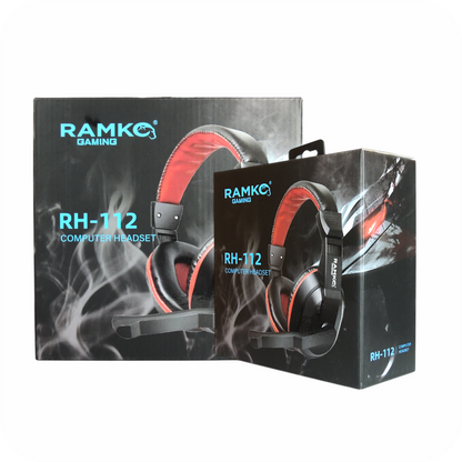 caja de audifonos ramko gaming negros con detalles rojos y microfono