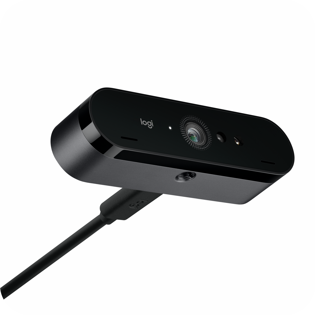 camara web Logitech con cable USB visible
