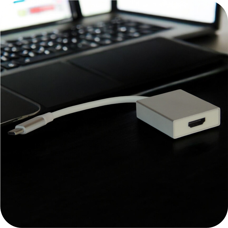 convertidor tipo-c a hdmi en uso