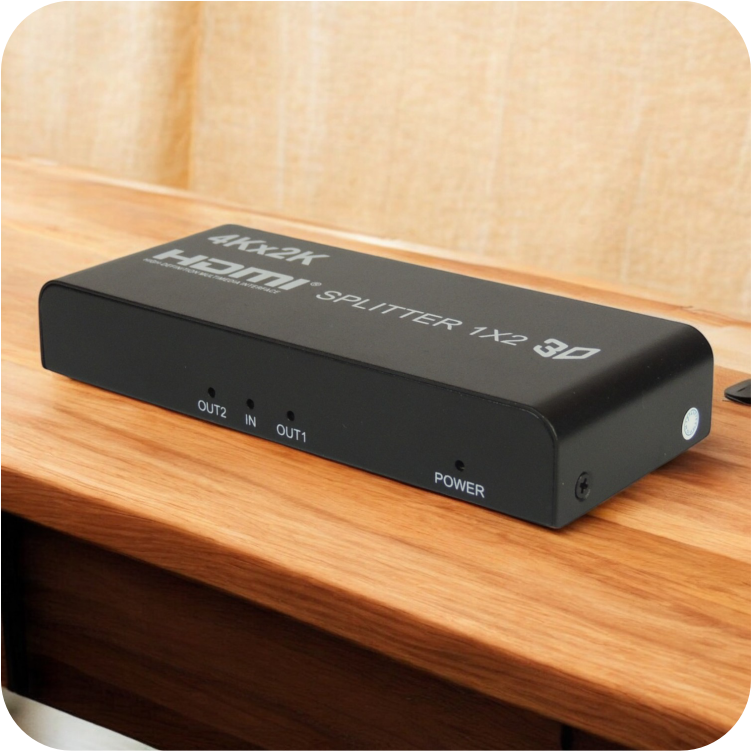 divisor  hdmi 1x2 negro en uso 