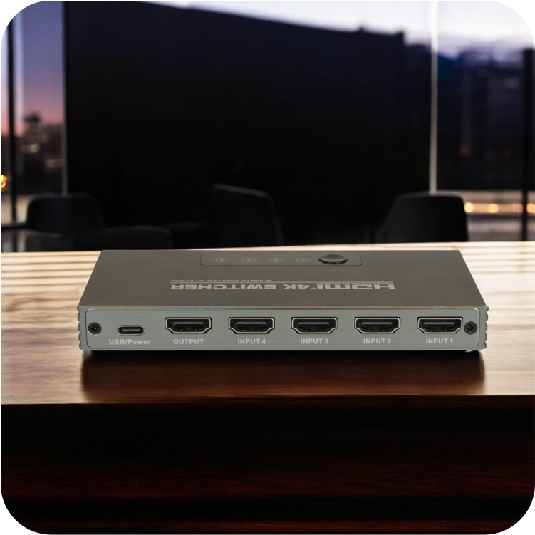 divisor hdmi 4x1 negro en uso
