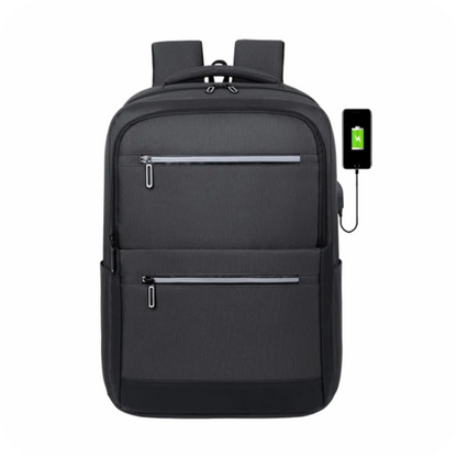 morral gris con detalles negros y puerto de carga usb 