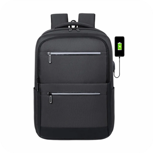 morral gris con detalles negros y puerto de carga usb 