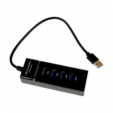 multipuerto de 4 puertos con  cable usb negros en superficie blanca 