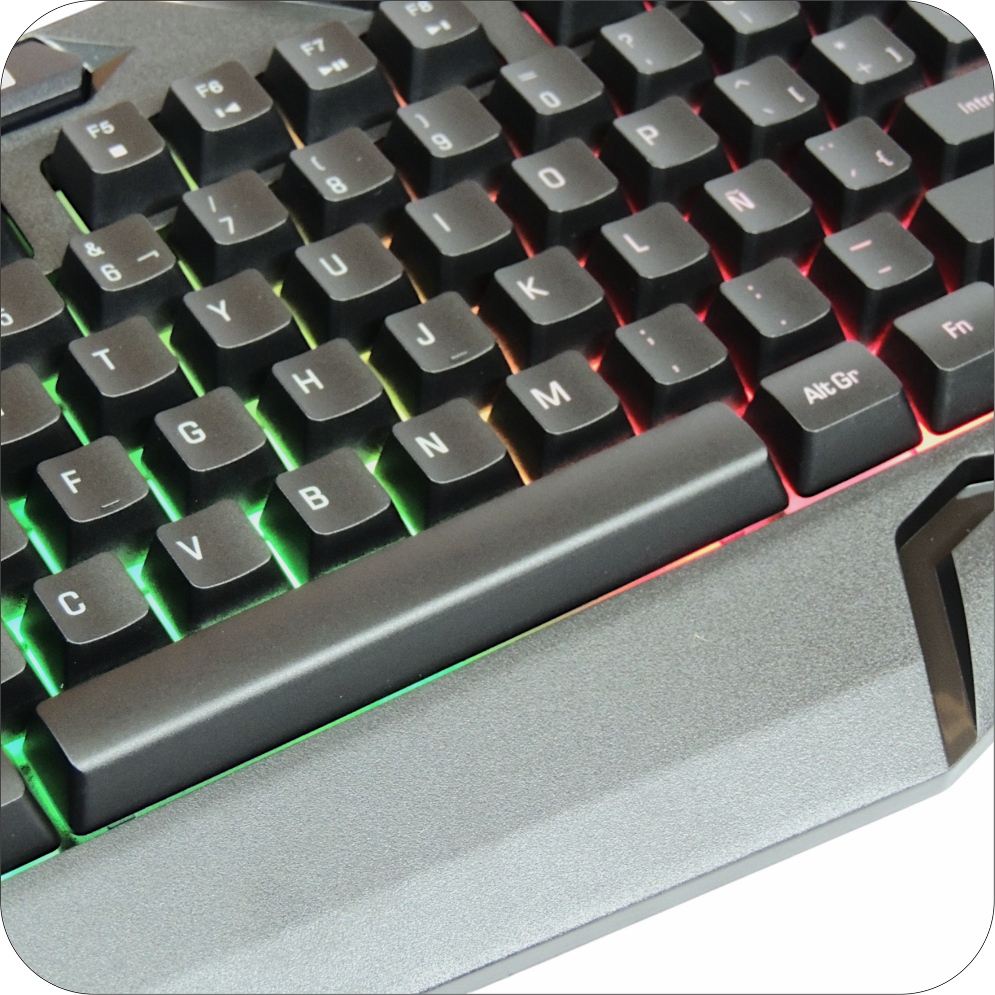 teclado negro con retroiluminacion rgb 